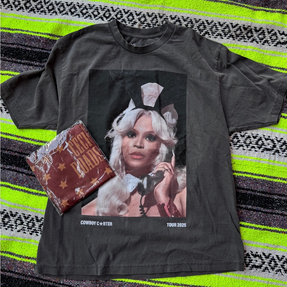Cowboy Carter Vegas in venue Exclusive Tee Large x Cecred Scarf Bundle. New.